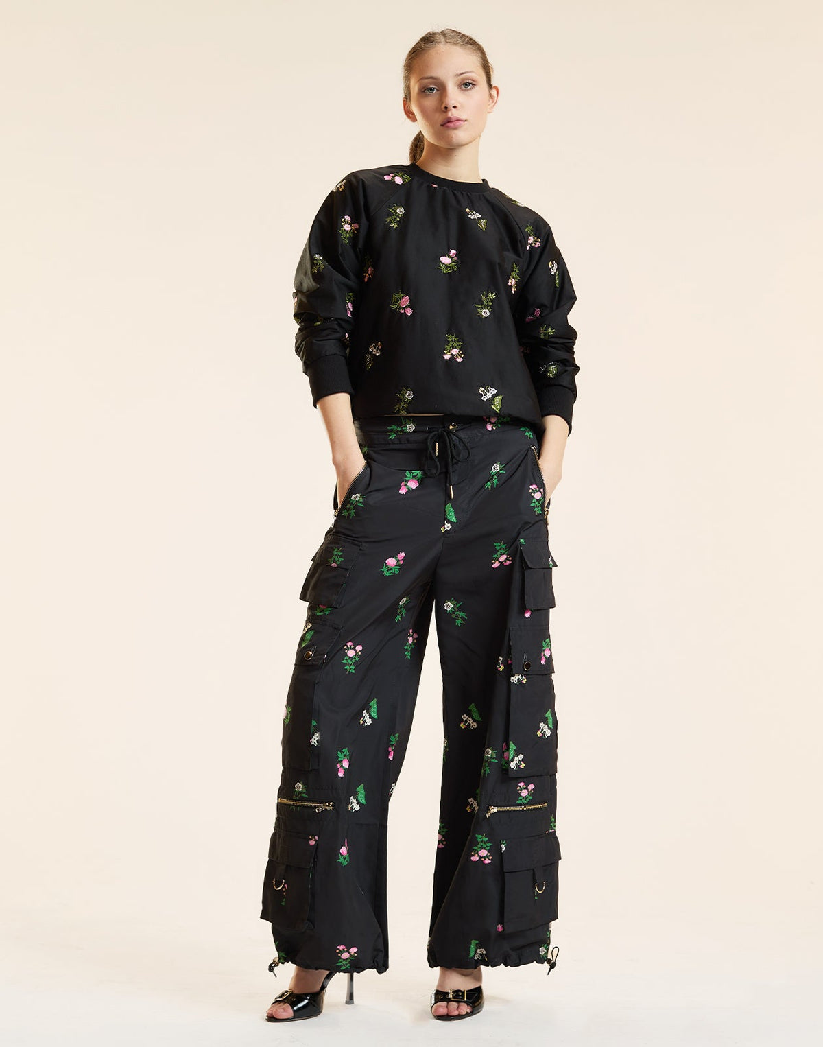 Bouquet Printed Cargo Pants | Cynthia Rowley Clothing