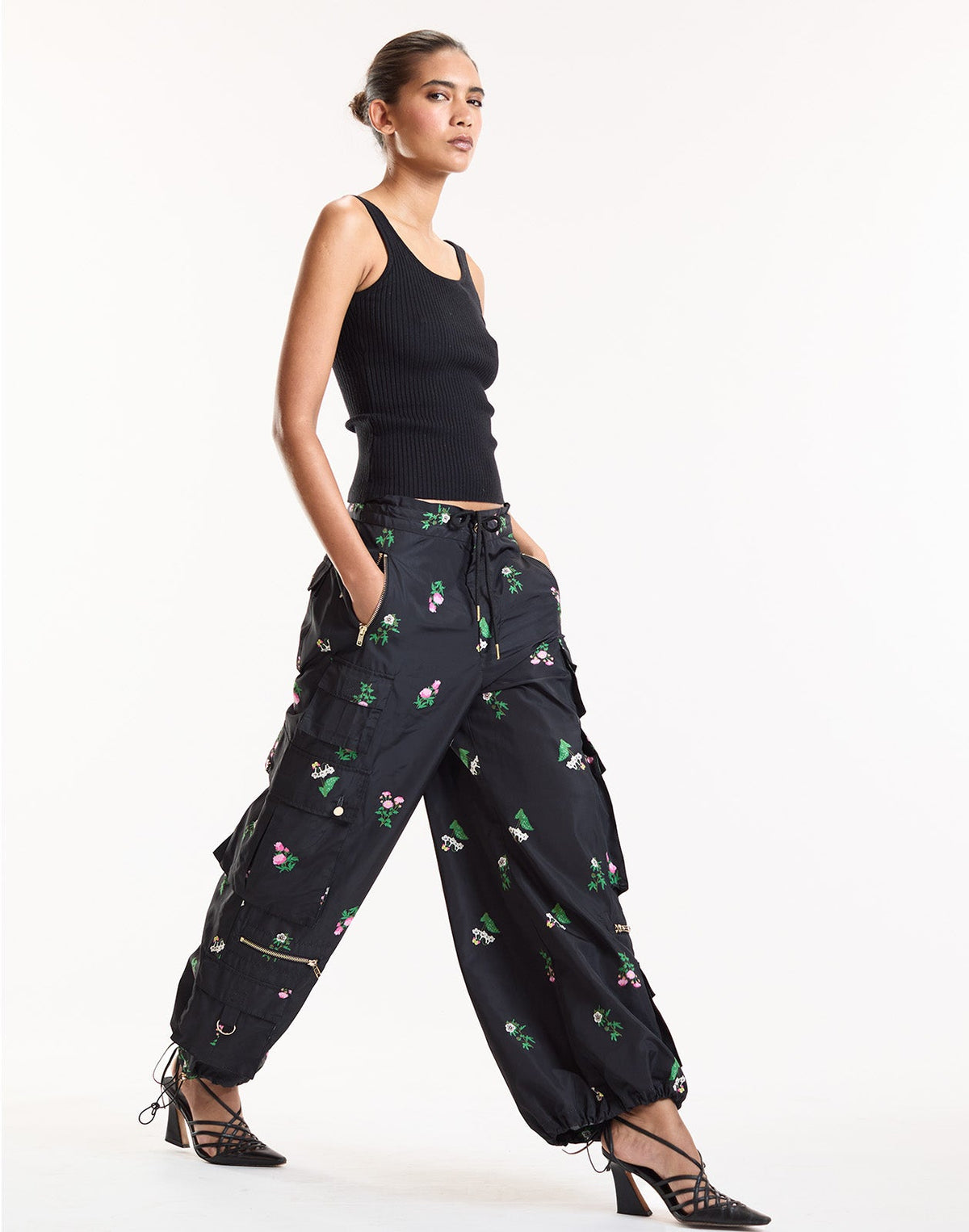 Bouquet Printed Cargo Pants | Cynthia Rowley Clothing